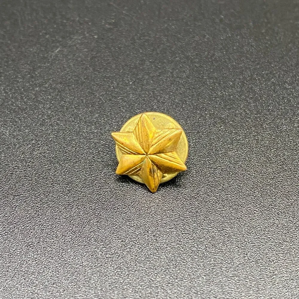 Gold Tone Pin Girl Scouts Of America One Year Membership Star - Vintage
